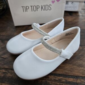 Tip Top Kids Girls MaryJane White Shoe with Rhinestone Strap. Style S187. Size 8